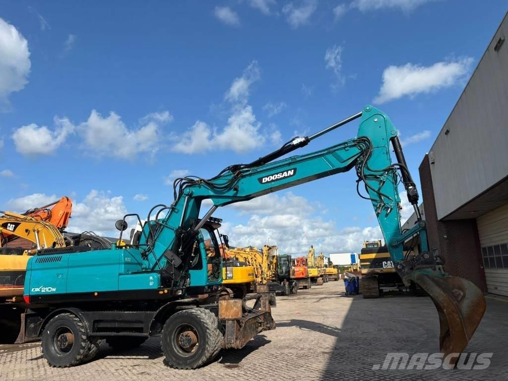 Doosan DX 210 W Escavadoras de rodas