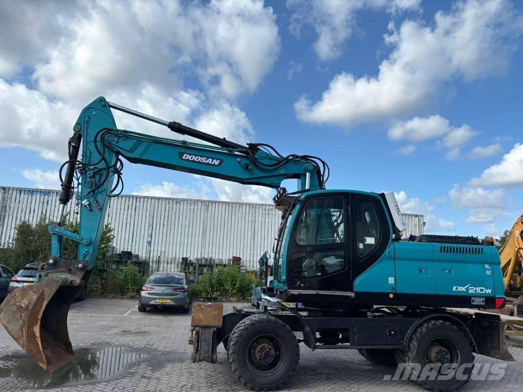Doosan DX 210 W Escavadoras de rodas