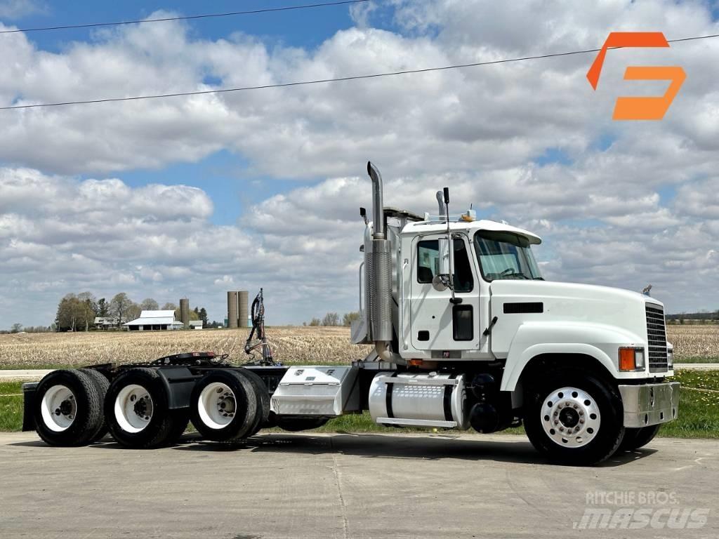 Mack CH 613 Cavalos Mecânicos