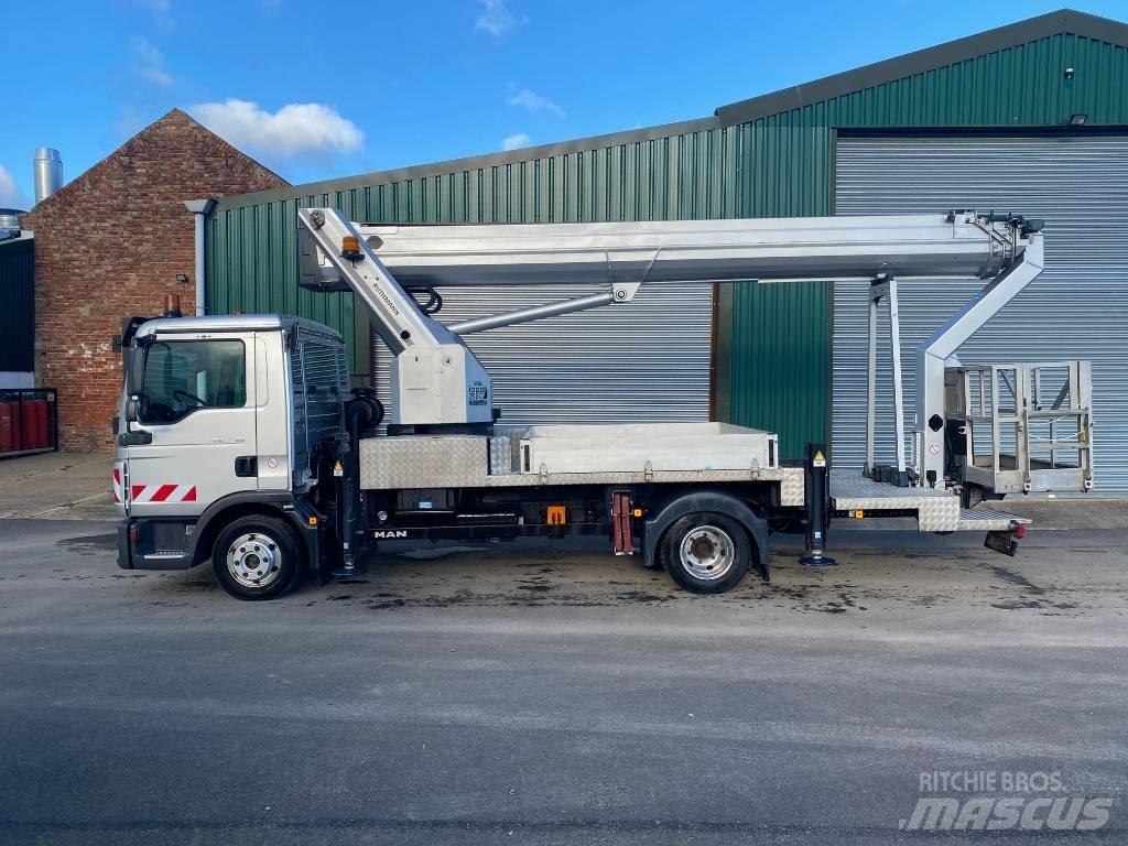 Ruthmann T 330 Plataformas aéreas montadas em camião