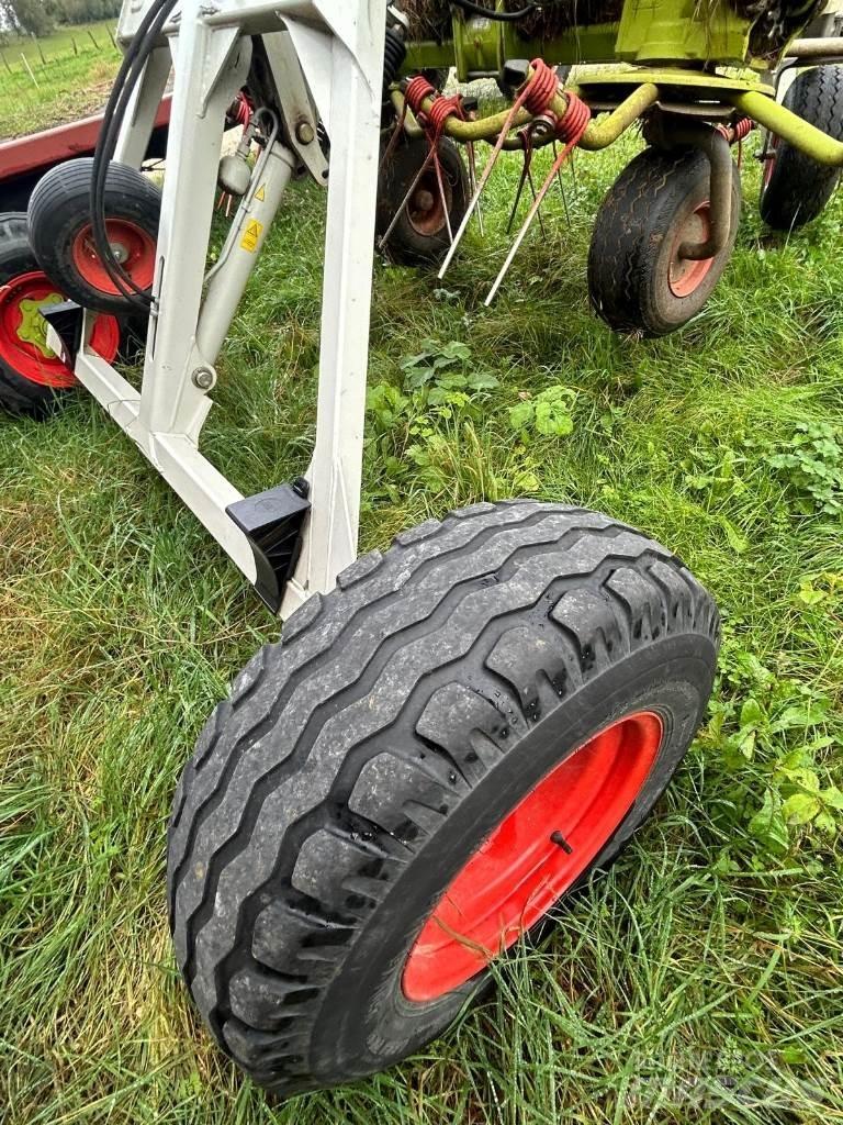 CLAAS VOLTO 1100T Ancinho virador