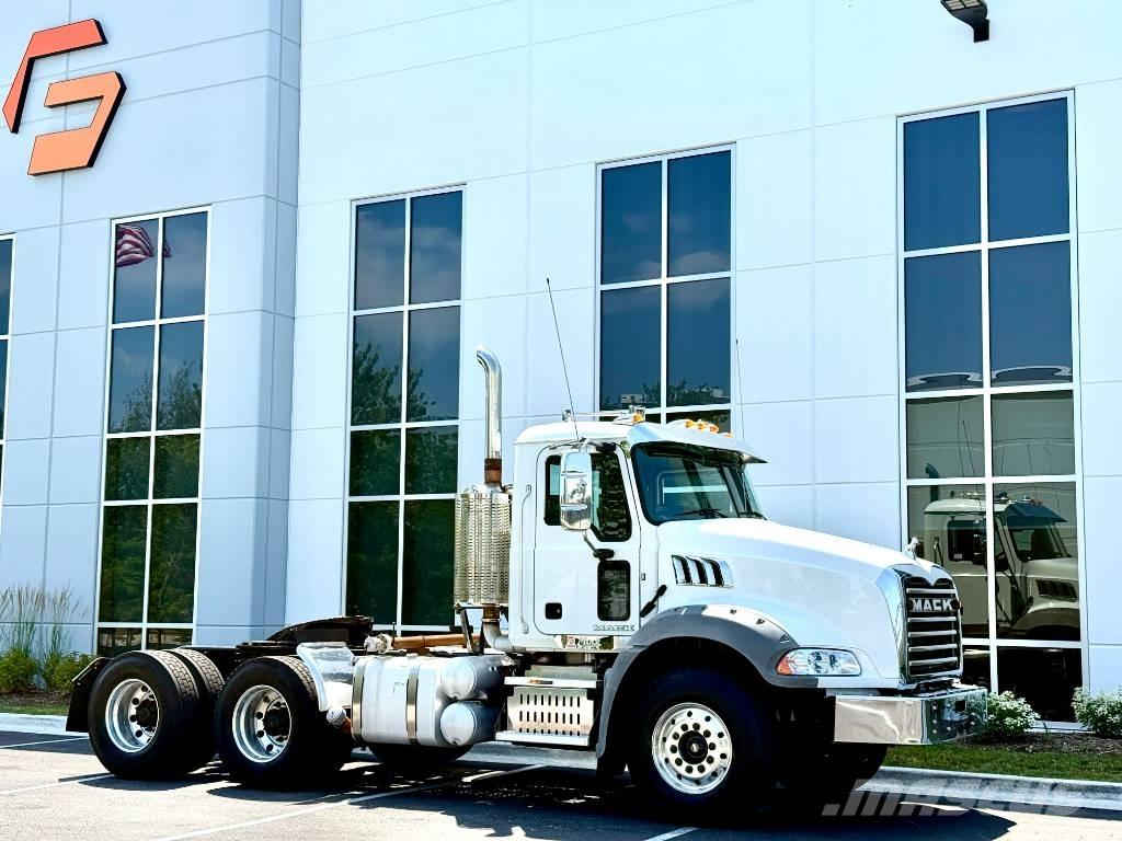 Mack GU 813 Cavalos Mecânicos