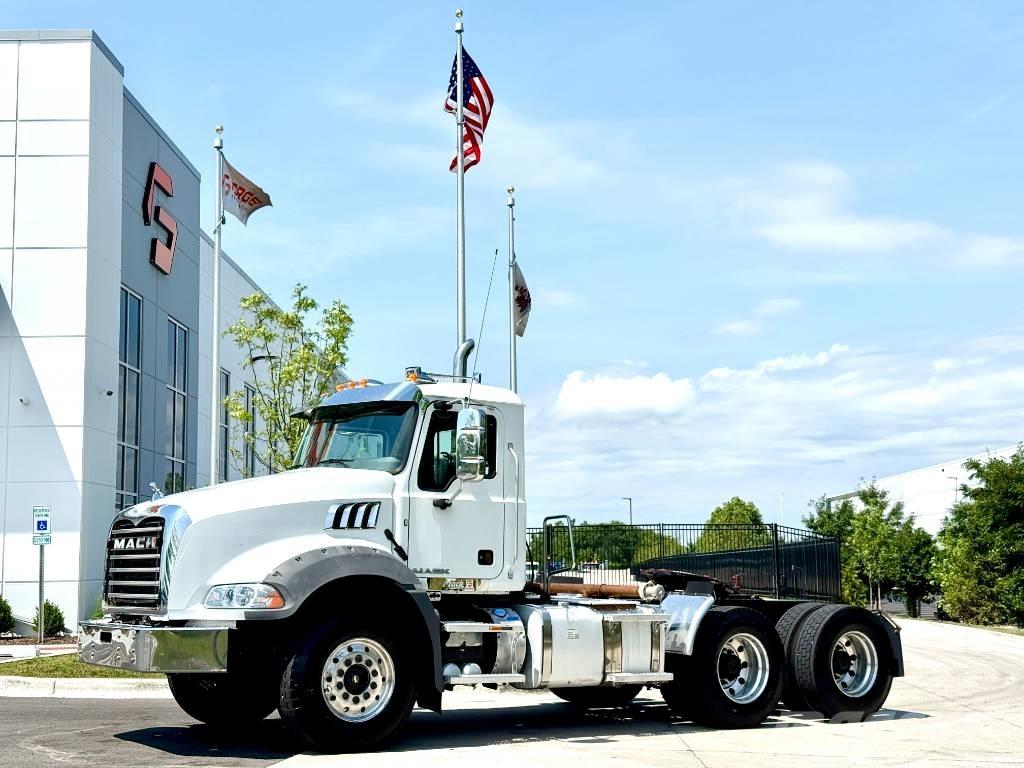 Mack GU 813 Cavalos Mecânicos