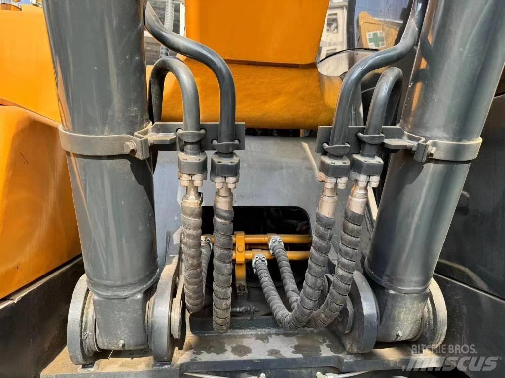 Hyundai R220LC-9S Escavadeiras de esteiras