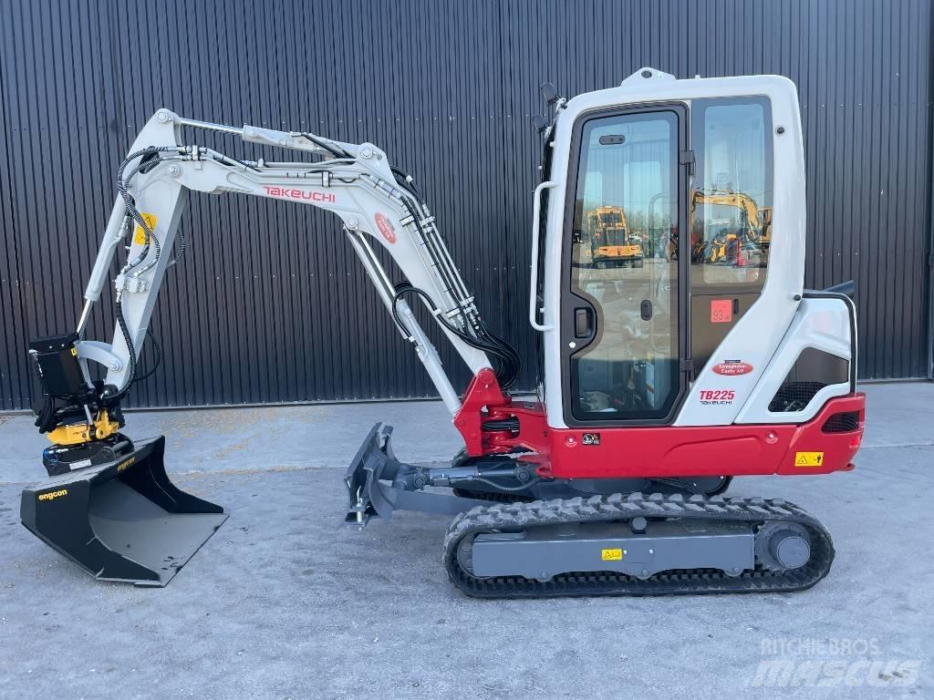 Takeuchi TB 225 Miniescavadeiras