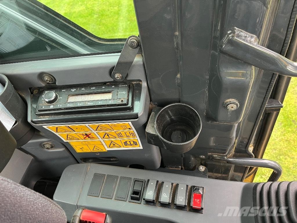 Komatsu PW 118 Escavadoras de rodas