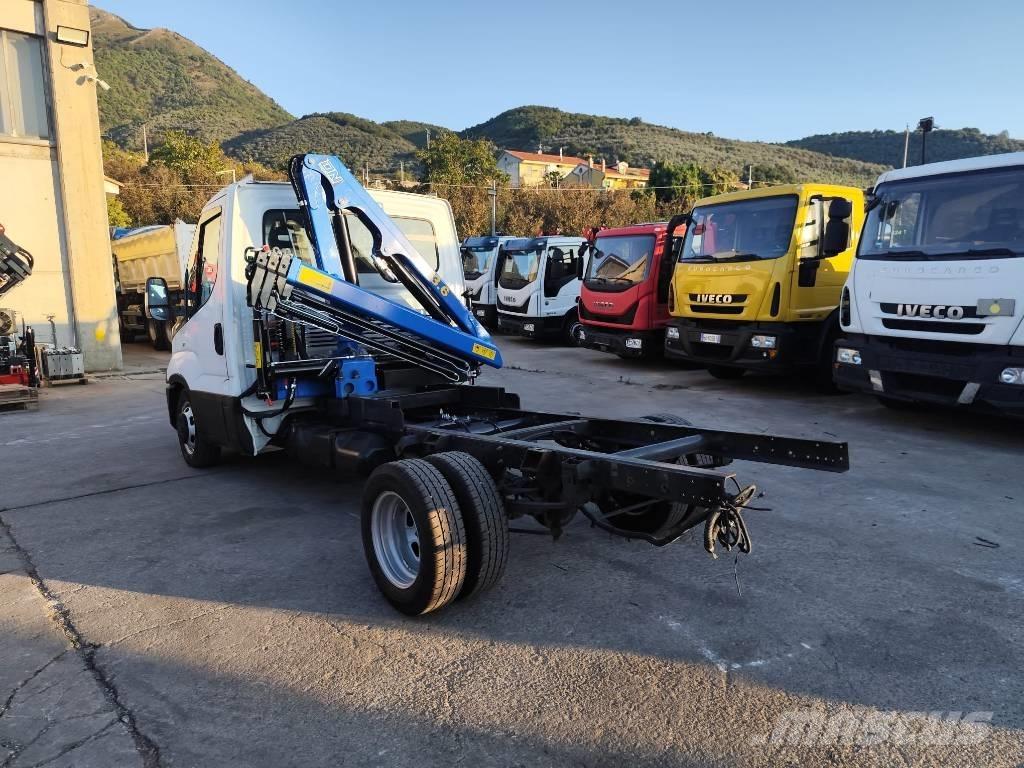 Iveco Daily 35-150 Camiões grua