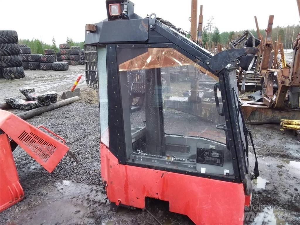 Valmet 911.1 Cabina