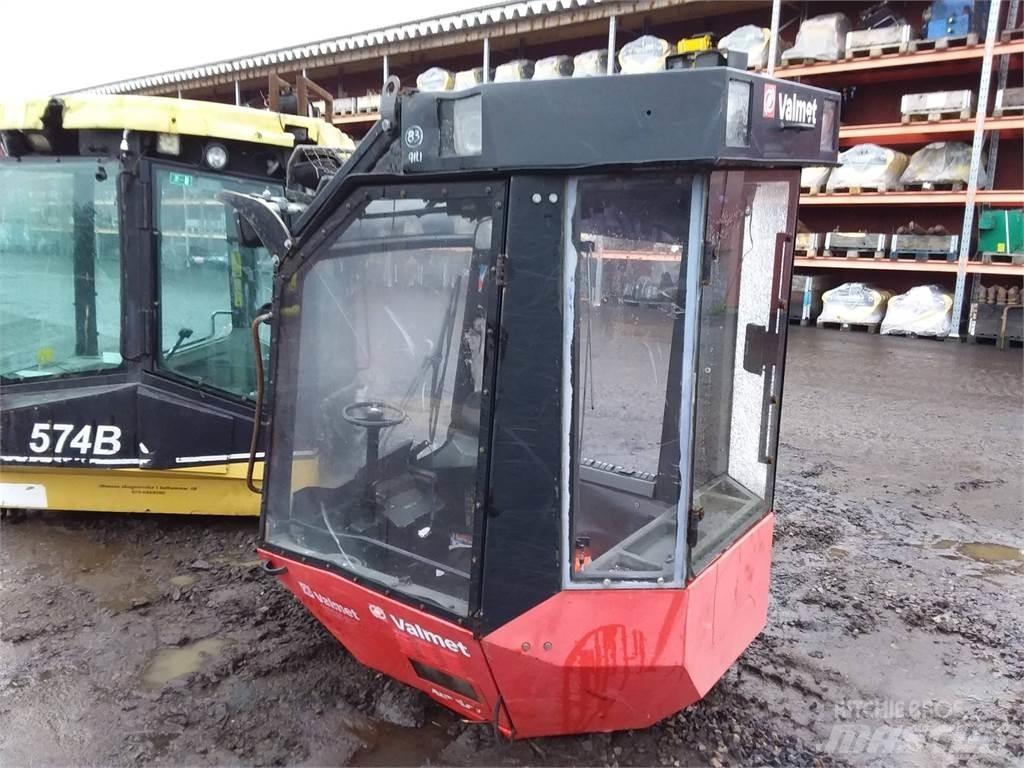 Valmet 911.1 Cabina