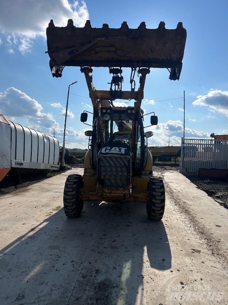 CAT 422 E Retroescavadeiras