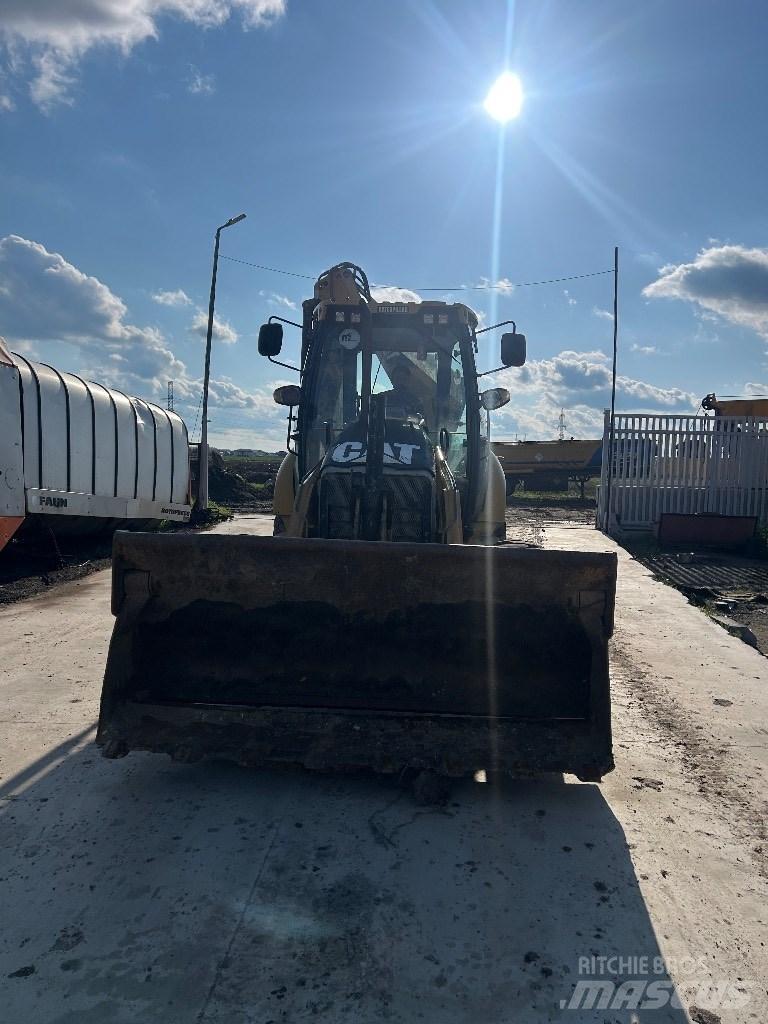 CAT 422 E Retroescavadeiras