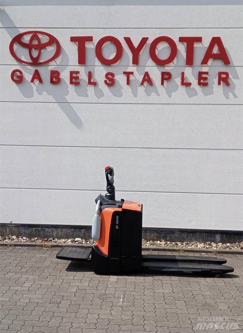 Toyota LPE 220 Porta palettes
