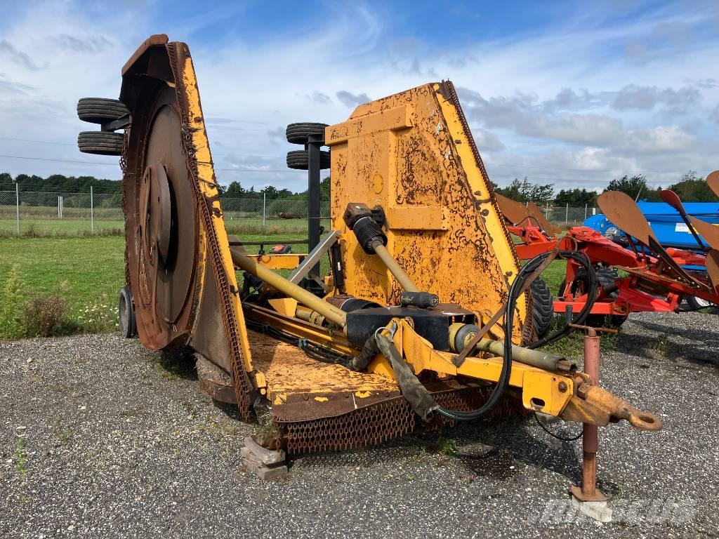 Mcconnell 620 Gadanheiras e cortadores de folhas para pastos