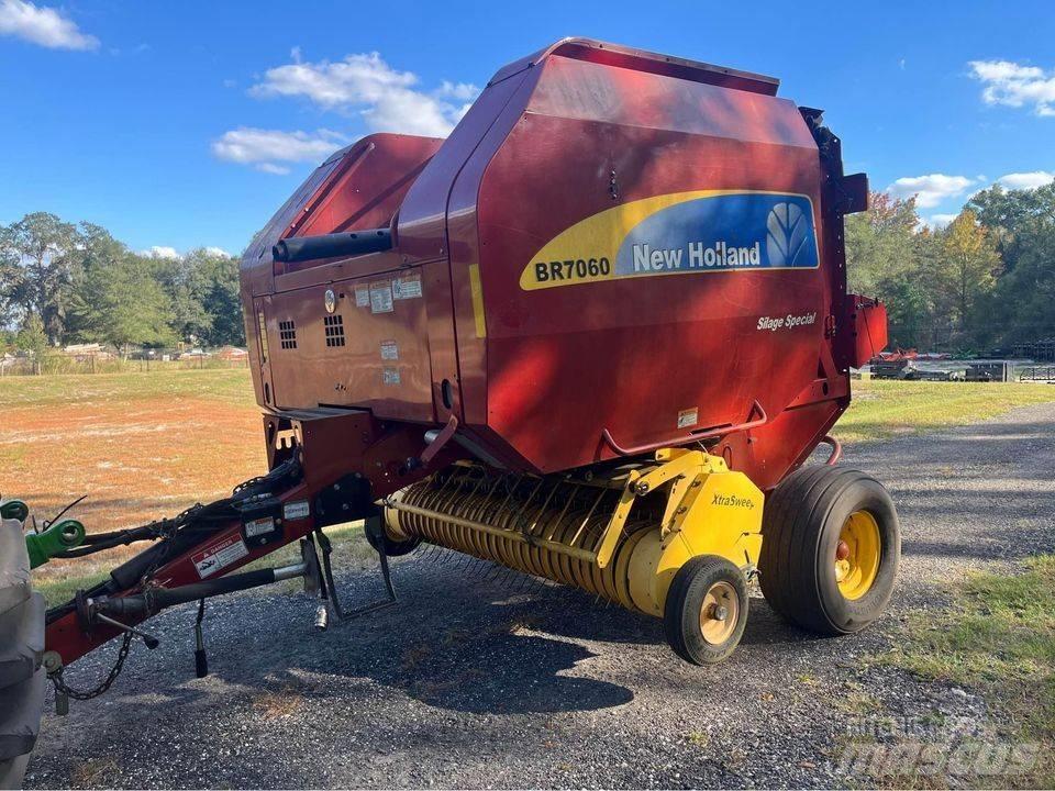 New Holland BR 7060 Enfardadeira de rolos