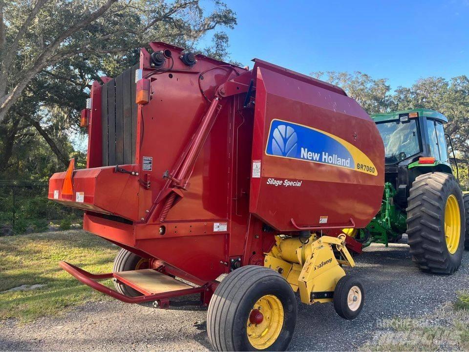 New Holland BR 7060 Enfardadeira de rolos