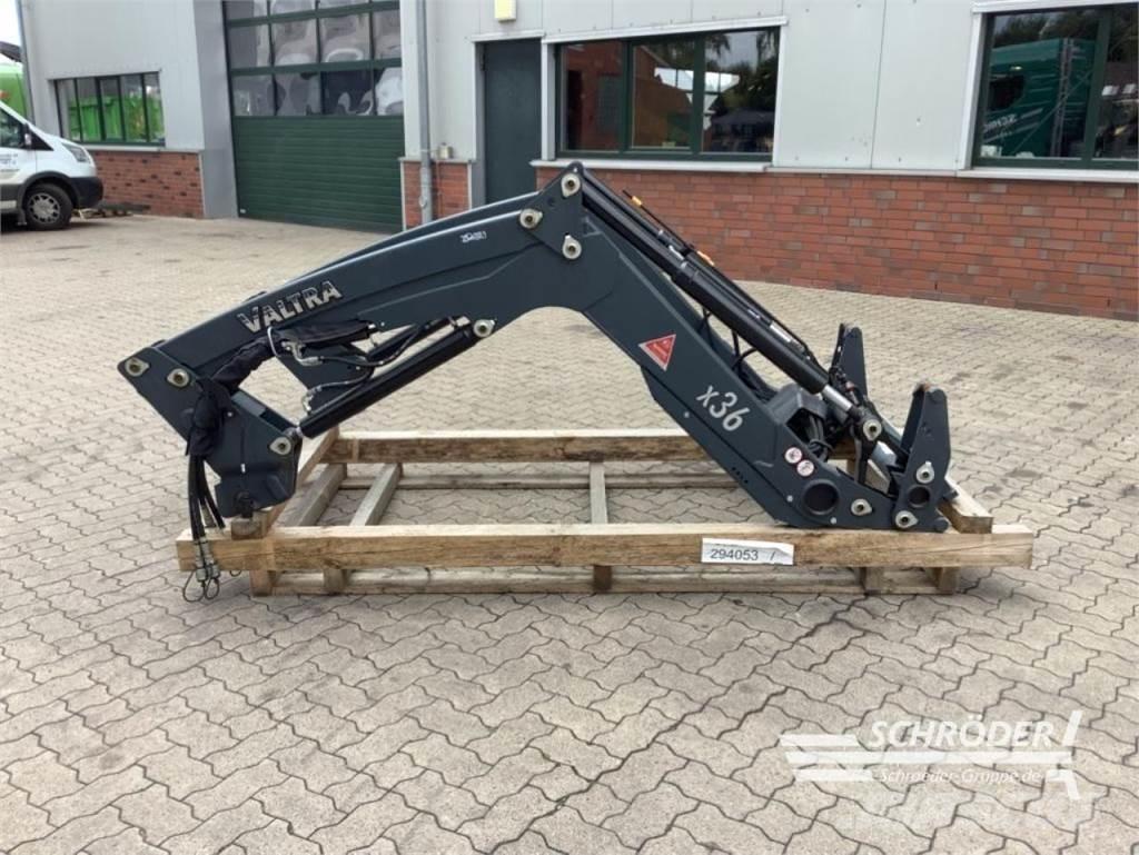 Valtra X36 DM Carregadoras frontais e escavadoras