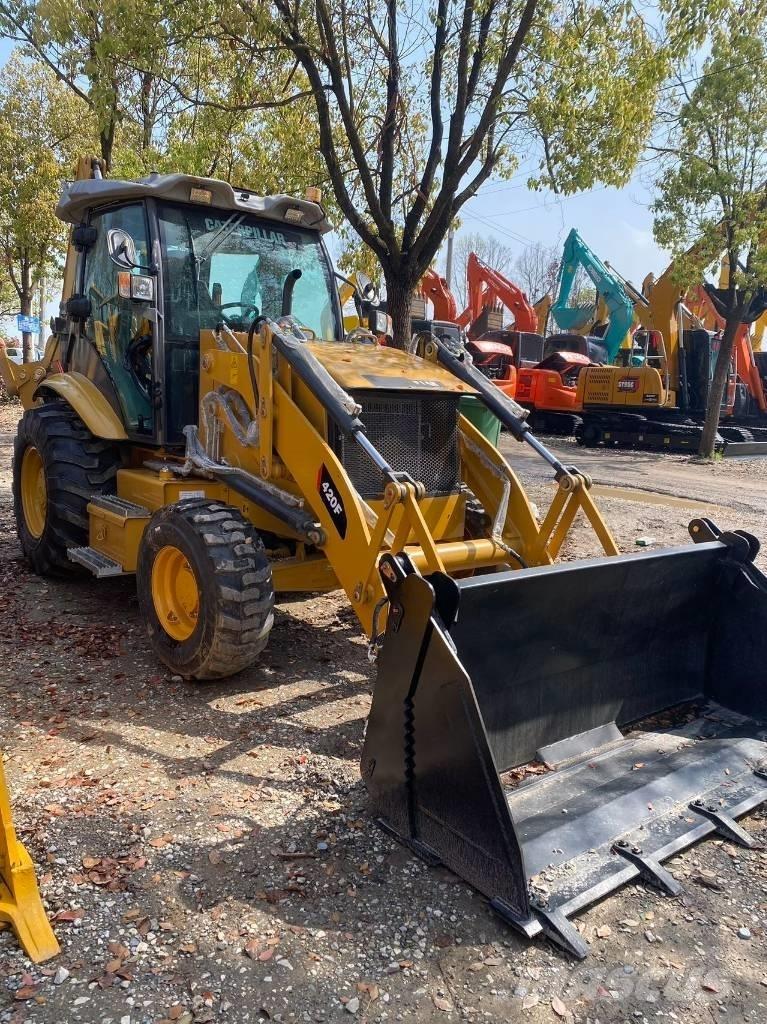 CAT 420 F Retroescavadeiras