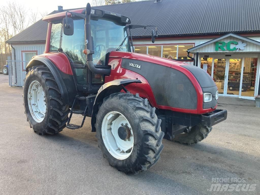 Valtra T 120 Tratores Agrícolas usados