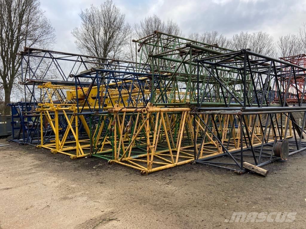  Several boom parts Peças e equipamento de gruas