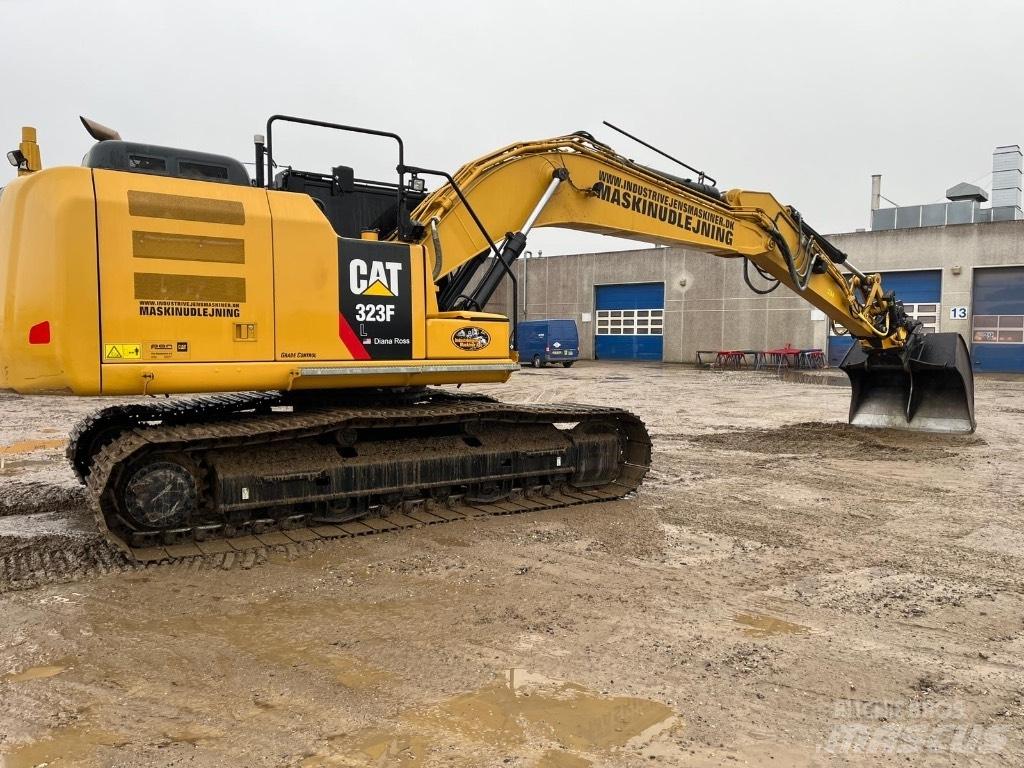 CAT 323 F L Escavadeiras de esteiras