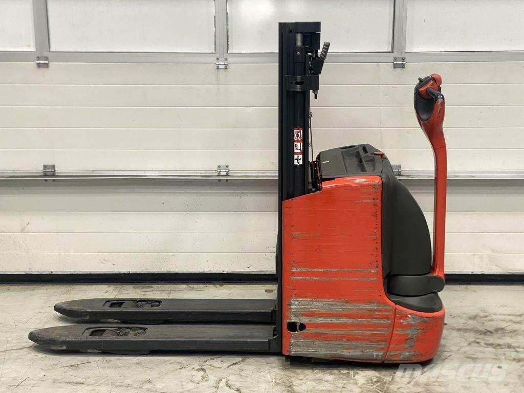 Linde L12 I Empilhador para operador externo