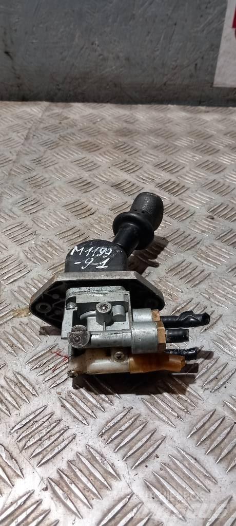MAN TGM    81523156156 Cabines e interior