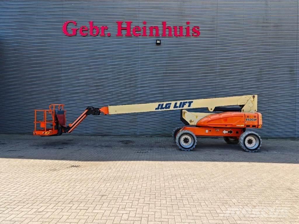 JLG E600 JP Elevadores braços articulados