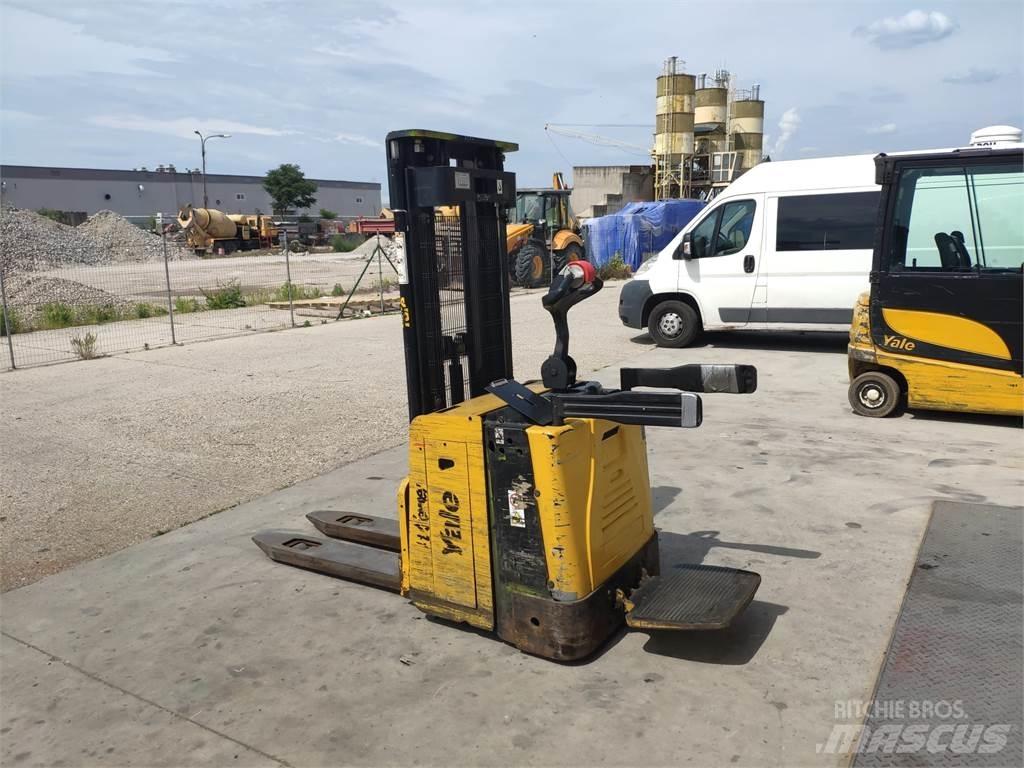 Yale MS15X IL Empilhador para operador externo