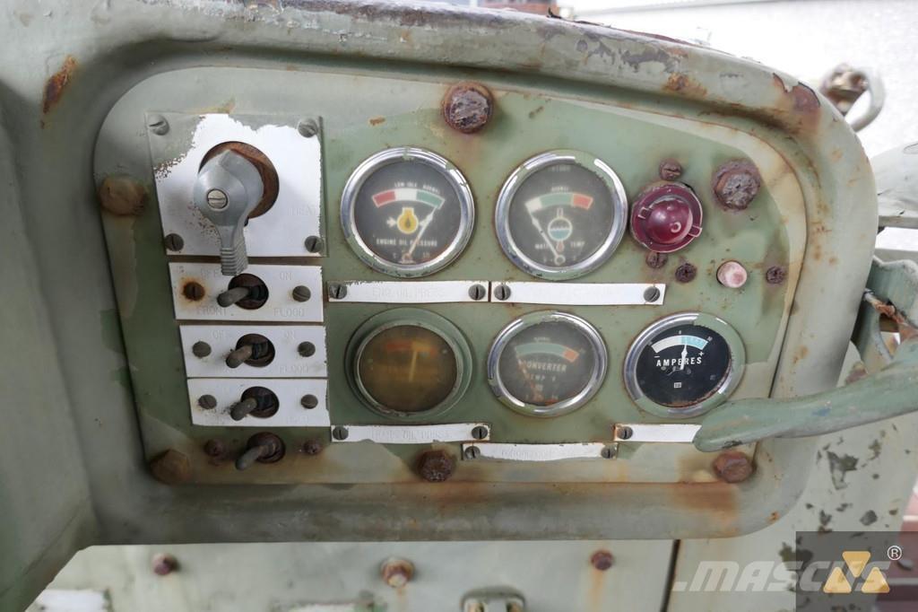 CAT D7F Ex-army Dozers - Tratores rastos