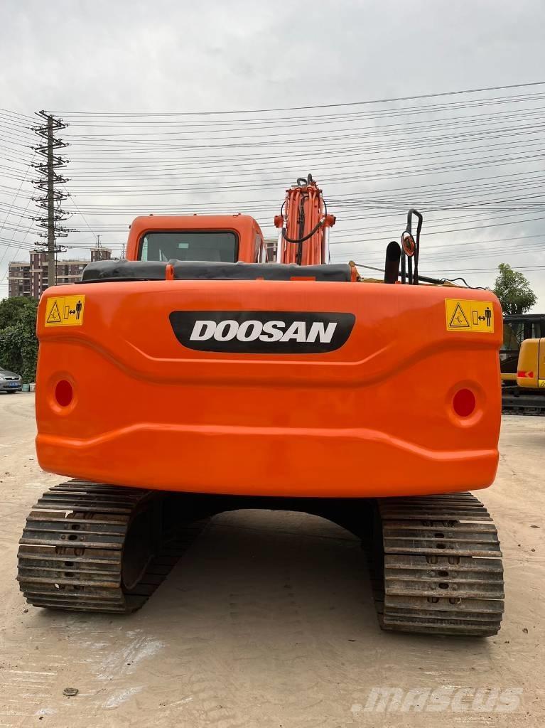 Doosan DX 140 LC Escavadeiras de esteiras