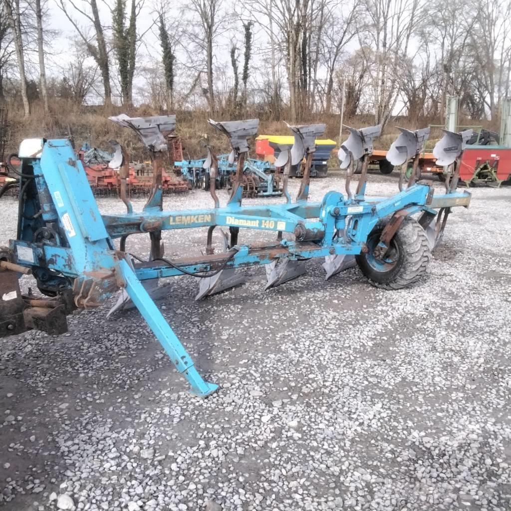Lemken DIAMANT 140 Charruas reversíveis