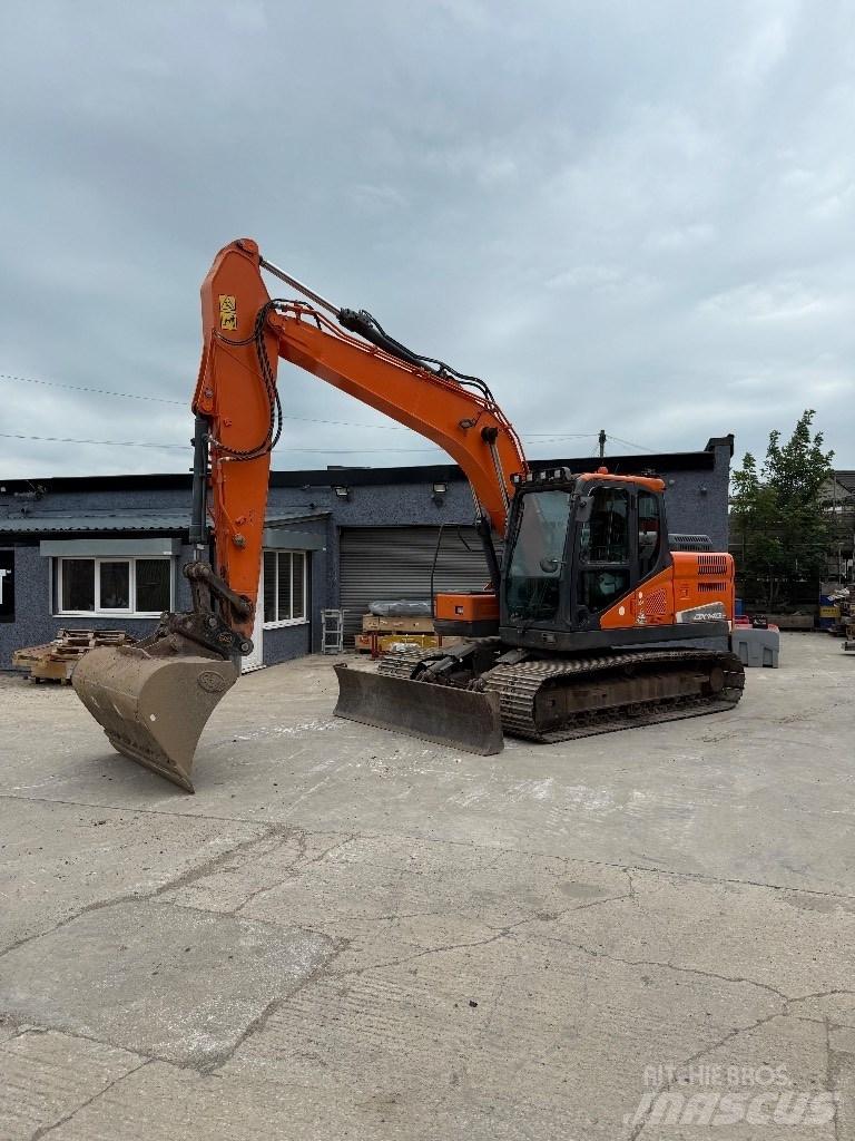 Doosan DX 140 LC Escavadeiras de esteiras