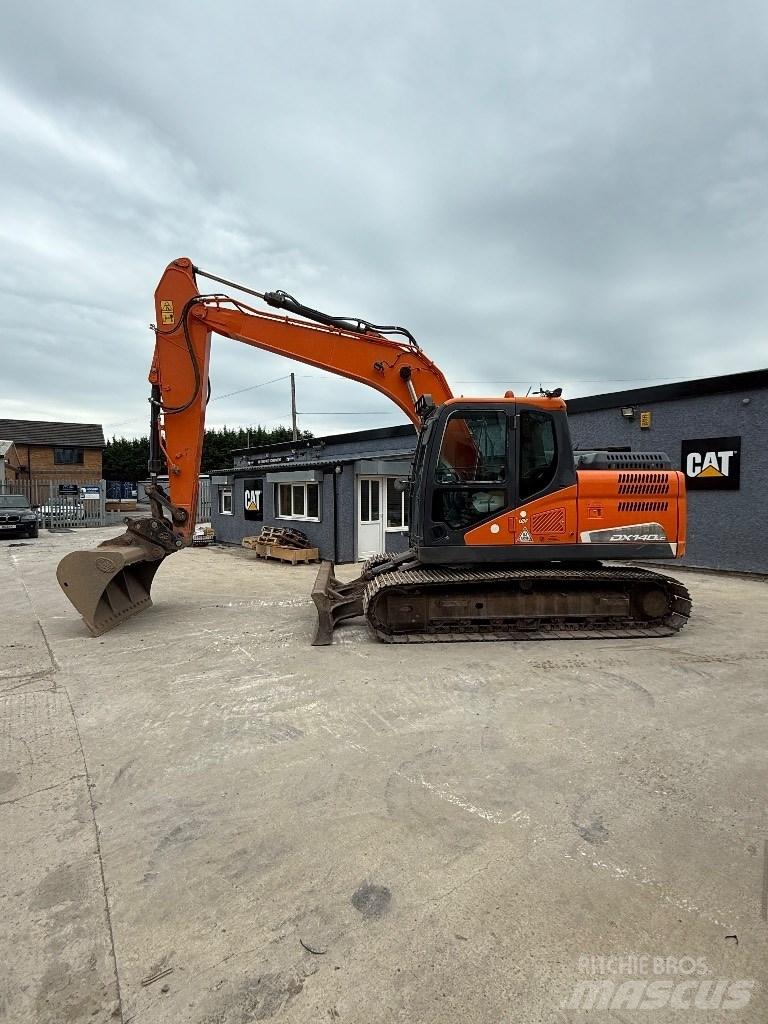 Doosan DX 140 LC Escavadeiras de esteiras