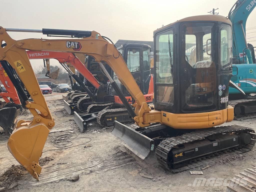 CAT 303 Miniescavadeiras