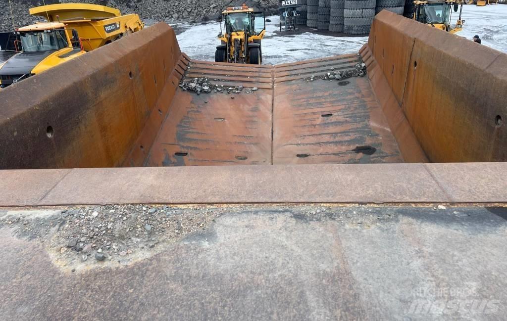 Komatsu 605-7 Camiőes basculantes rígidos