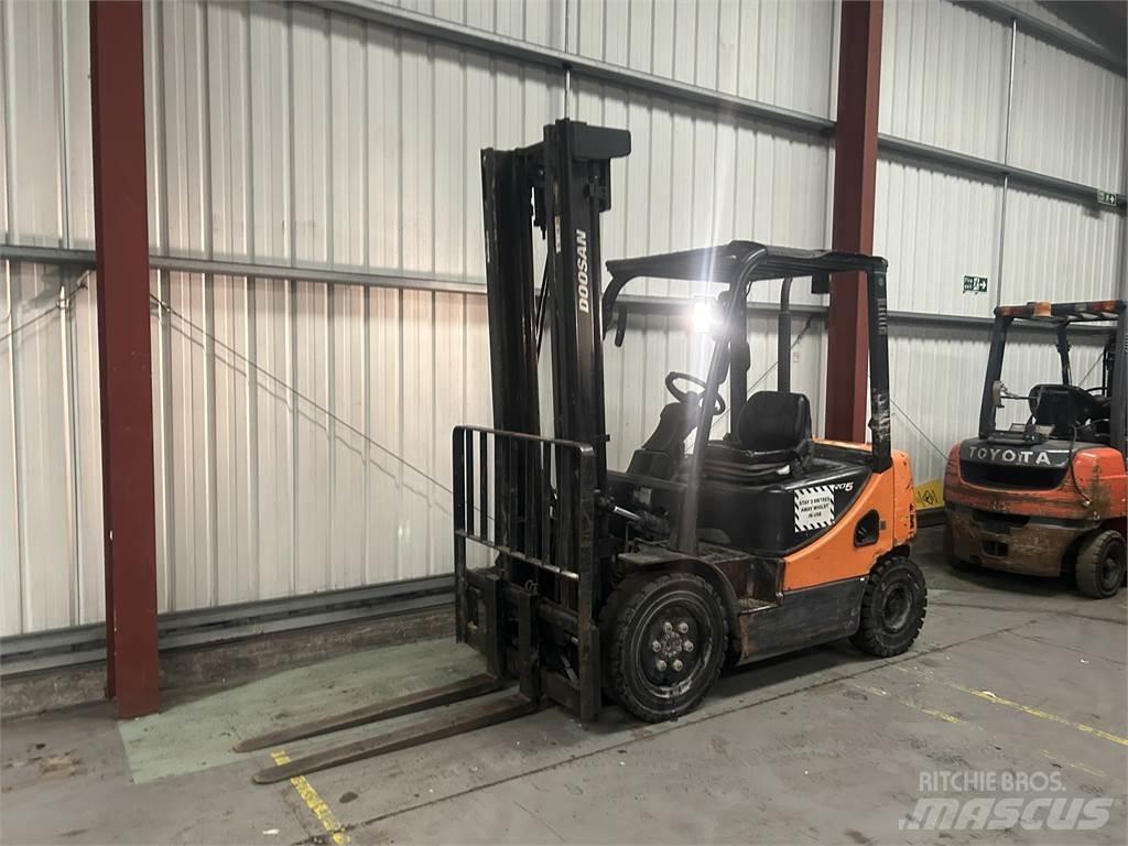 Doosan D25S-5 Empilhadores Diesel