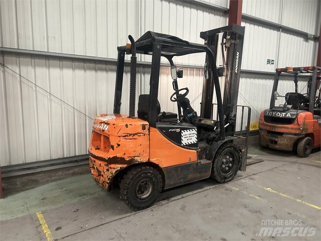 Doosan D25S-5 Empilhadores Diesel