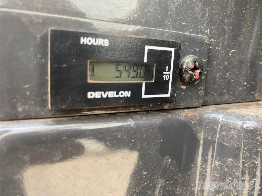 Develon DX 27 Z-7 Miniescavadeiras