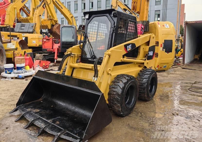 CAT 246D Minicarregadeiras