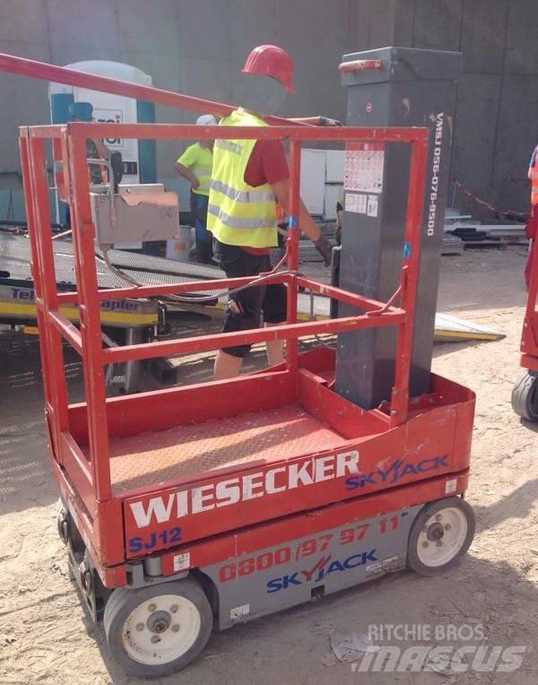 SkyJack SJ 12 Elevadores de tesoura