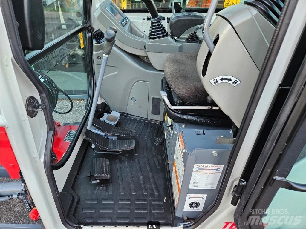 Takeuchi TB 225 Miniescavadeiras