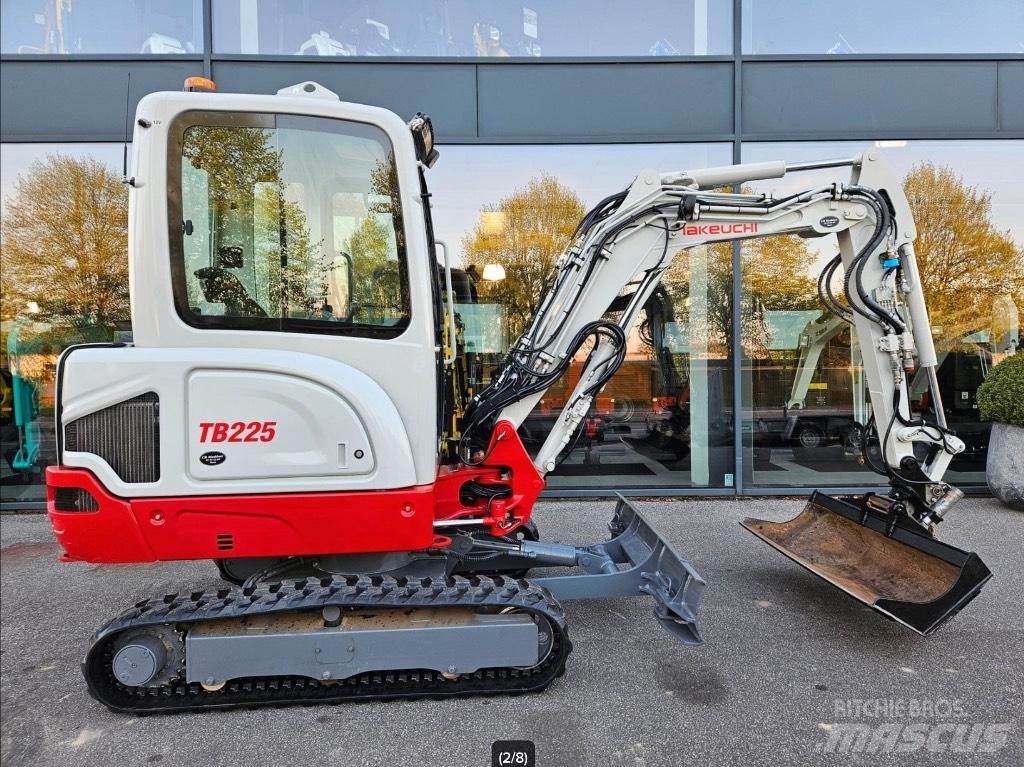 Takeuchi TB 225 Miniescavadeiras