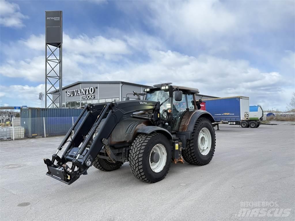 Valtra T203 Tratores Agrícolas usados