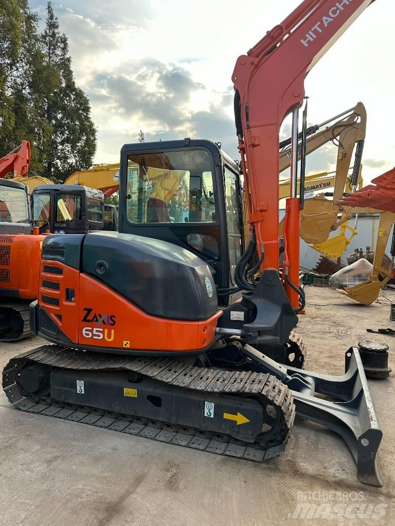 Hitachi ZX 65 Miniescavadeiras