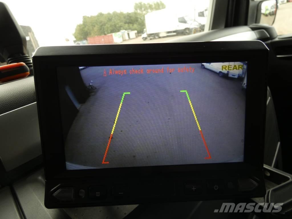 MAN TGL 12.220 Caminhões de caixa fechada
