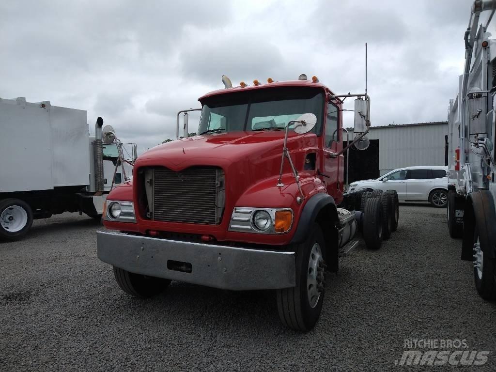 Mack Granite Chassis e suspensões