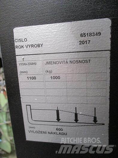 Toyota OSE 100W Preparadoras de encomendas de baixa elevação