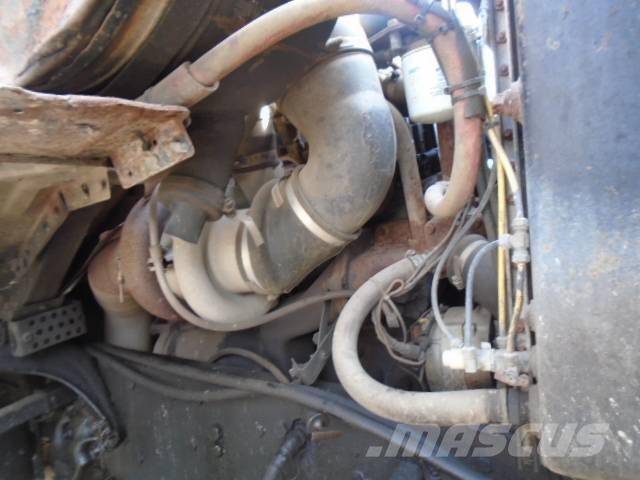 Ford LTL 9000 Lâminas de neve e arados