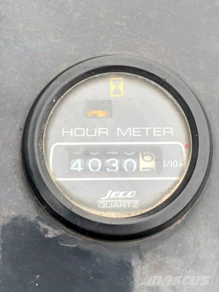 Unic URW 376 Mini gruas