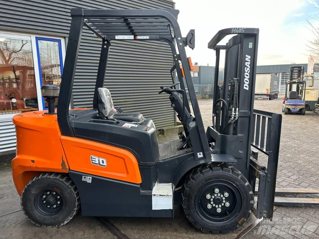 Doosan D30NX Empilhadores Diesel